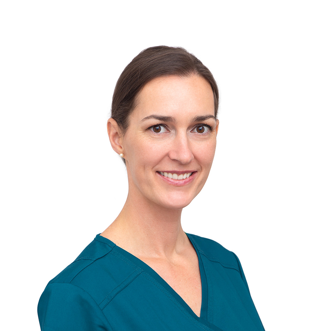 Dr. Tücsök Mária implantológus, Profident Fogászati Centrum Budapest